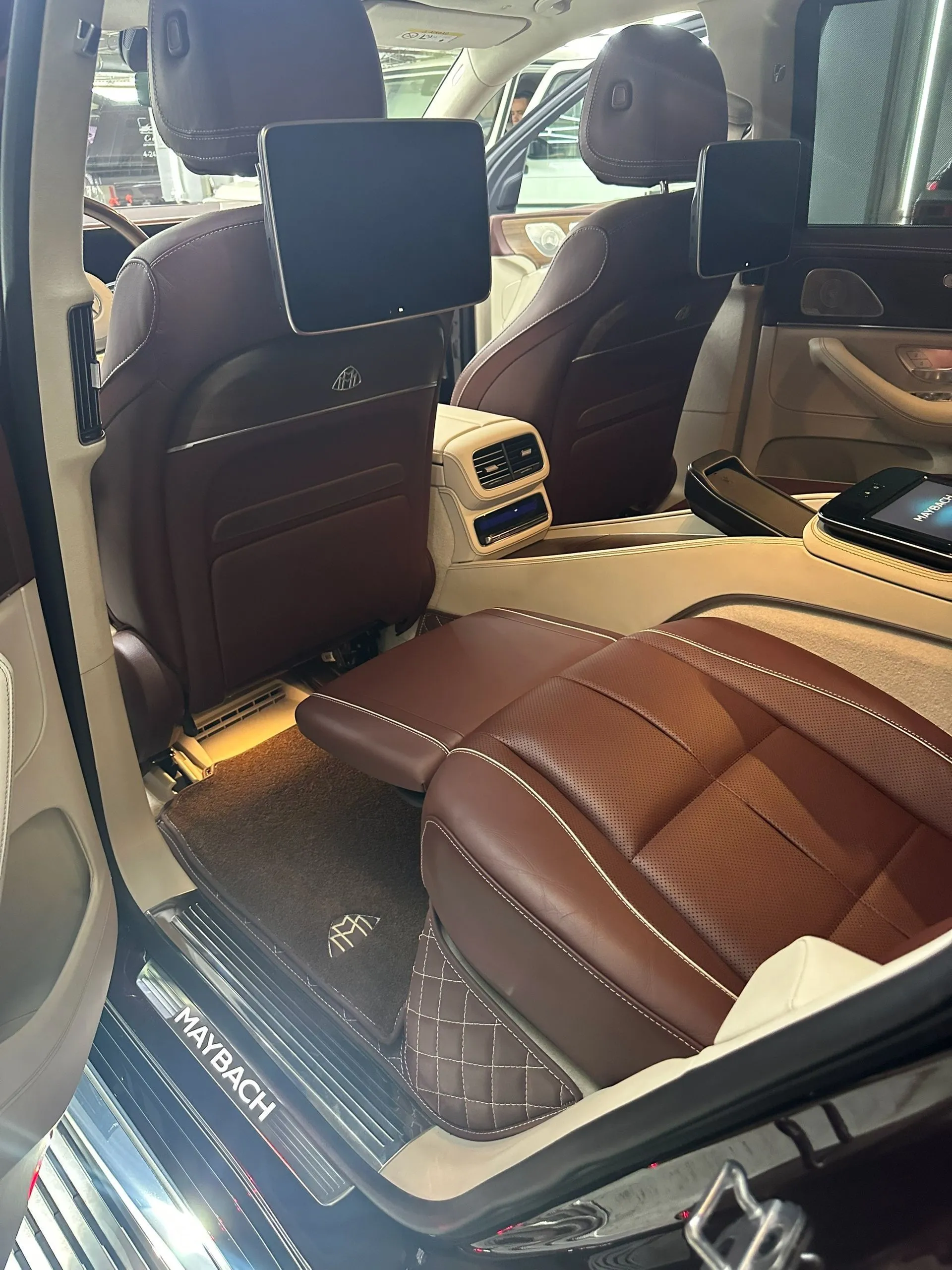 Химчистка Mercedes Maybach