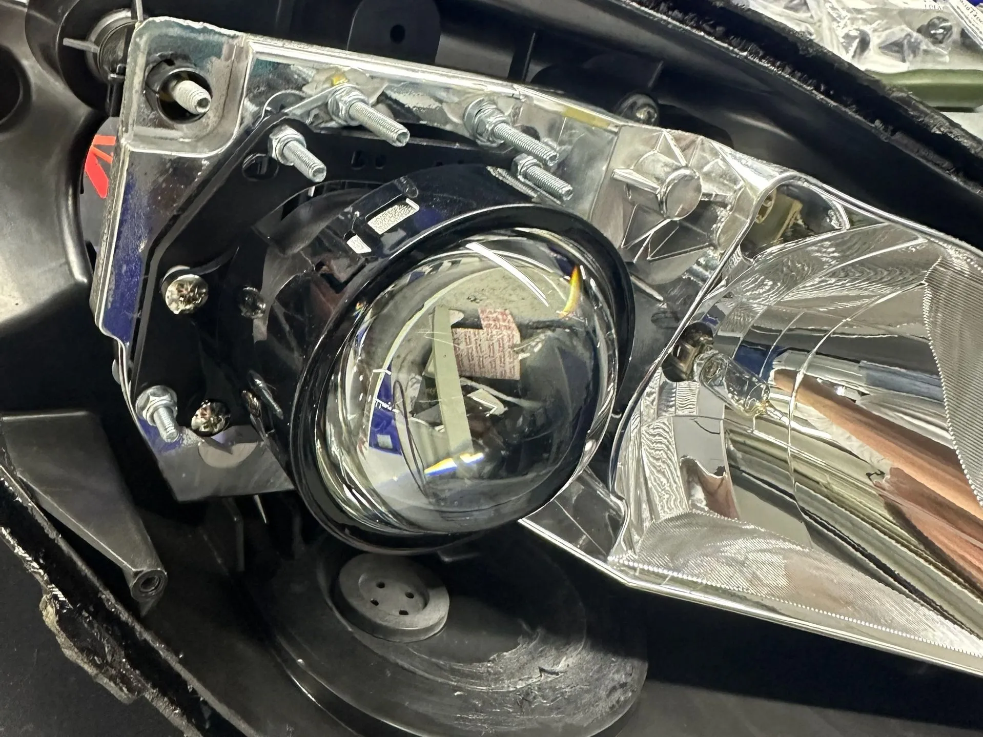 Установка LED оптики Subaru Impreza
