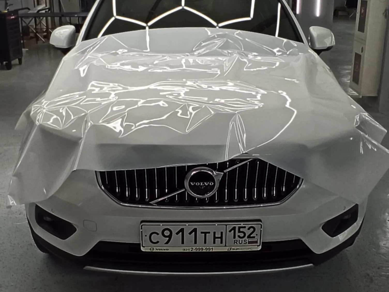 Бронирование фар Volvo