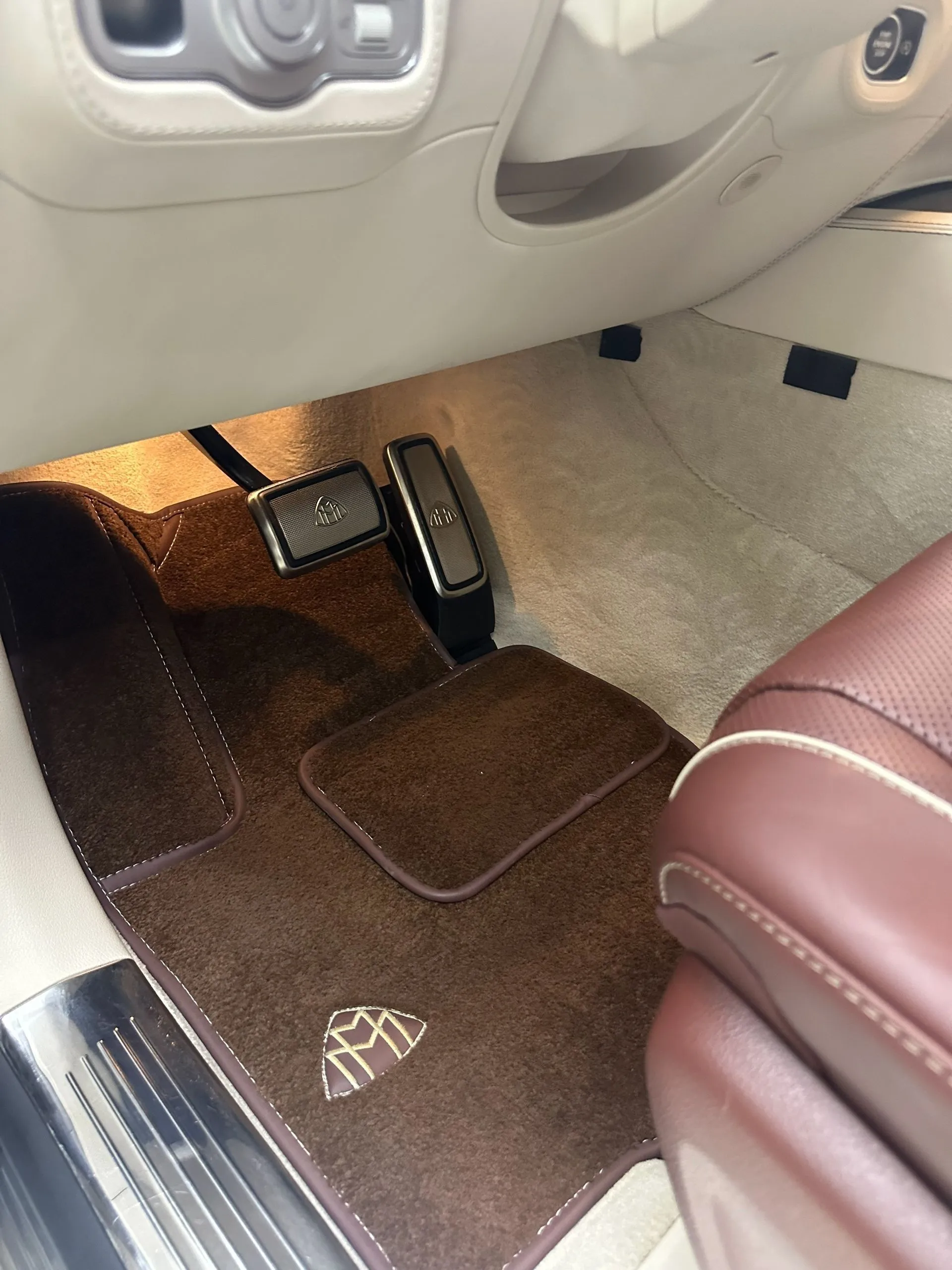 Химчистка Mercedes Maybach