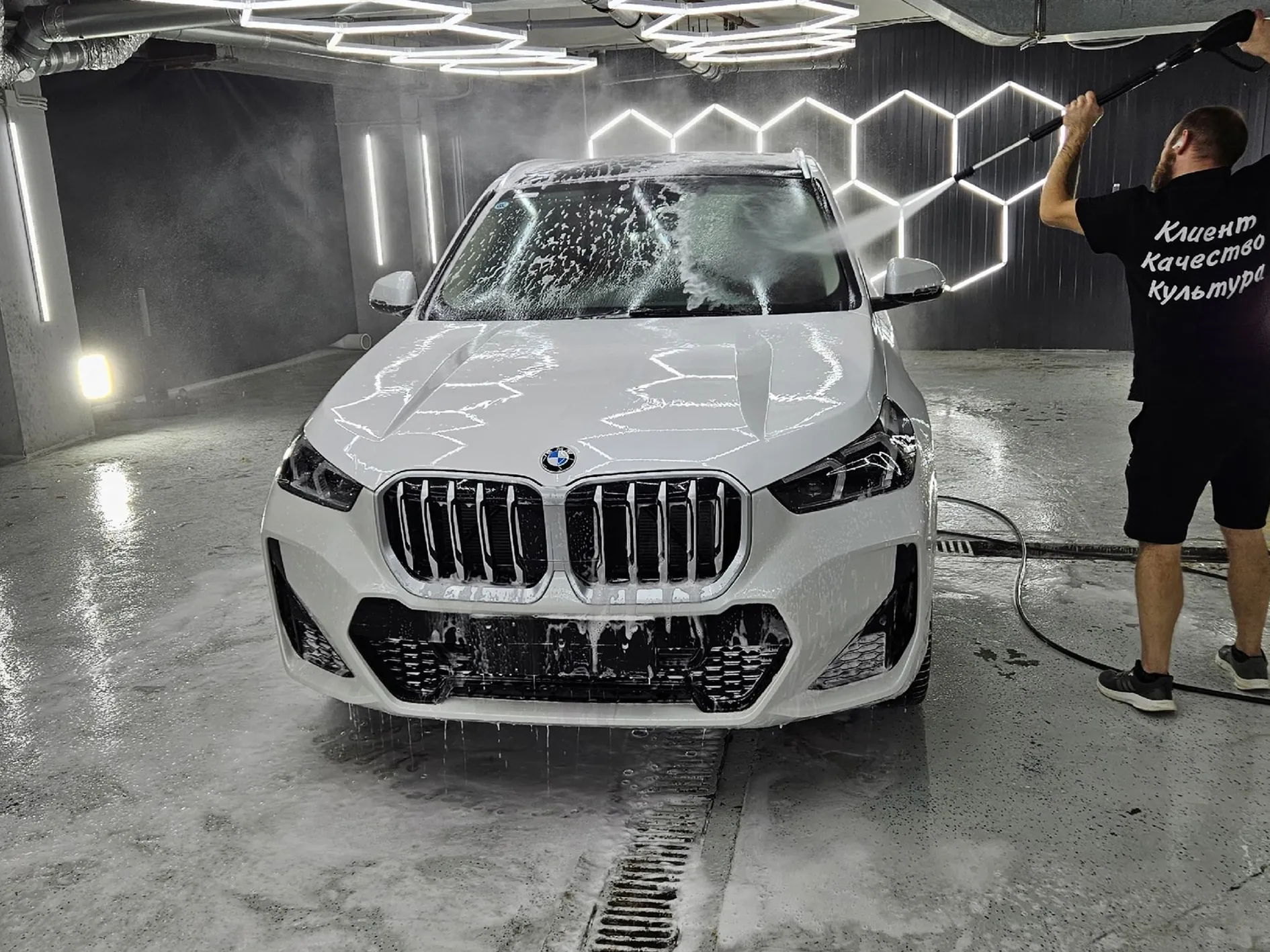 Детейлинг-мойка BMW X2